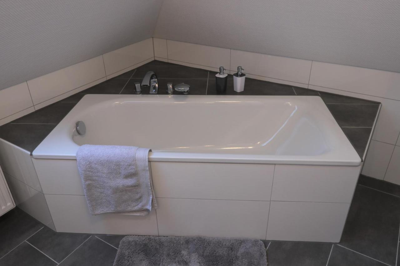Ferienwohnung Villa Ruhr Mülheim an der Ruhr Buitenkant foto